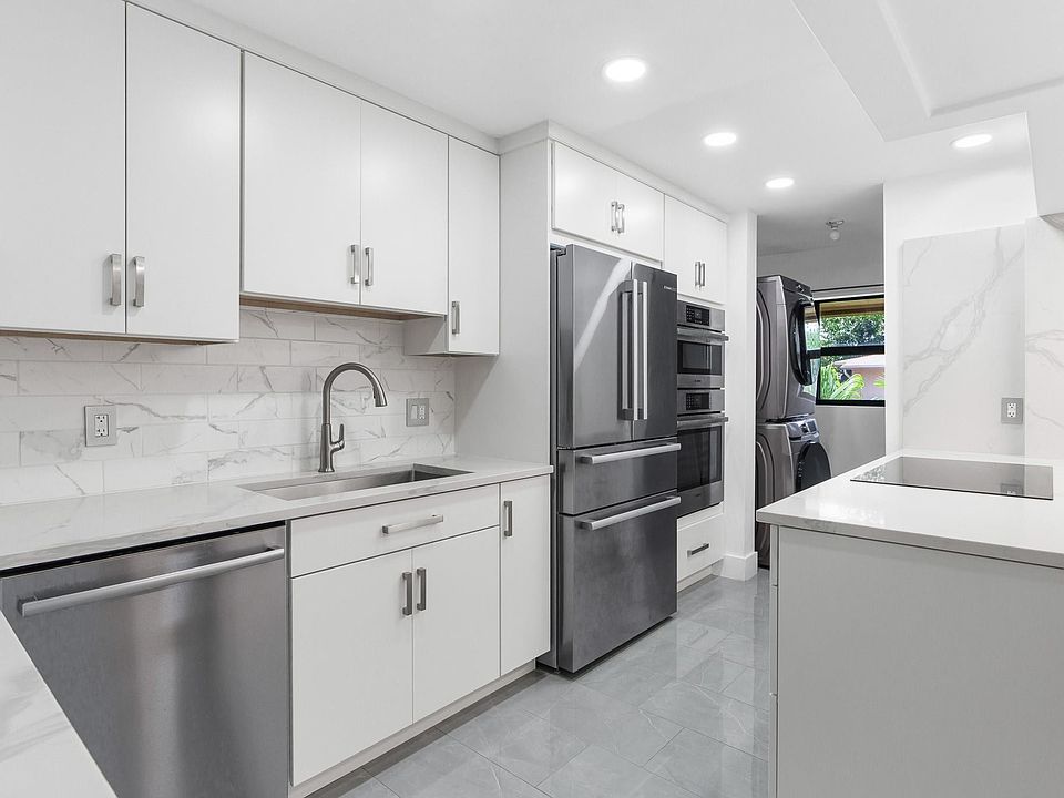 1st image of 2920 NE 8th Terrace #205