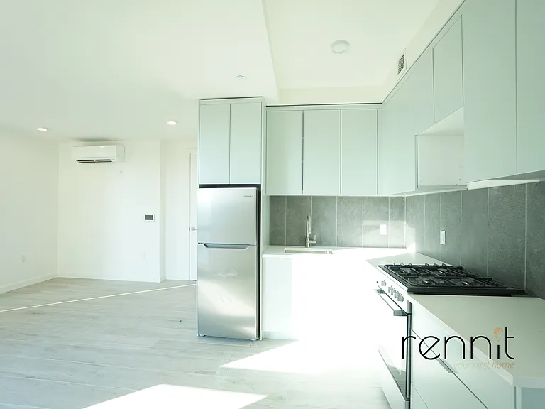 33 Little Nassau St #908 — Photo 2