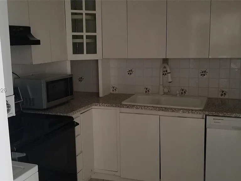 1901 Brickell Ave #B906 — Photo 10