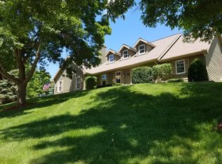 861 Iroquois Cir, Baraboo, WI 53913