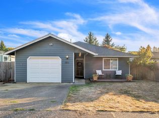 1211 SE 18th St, Toledo, OR 97391