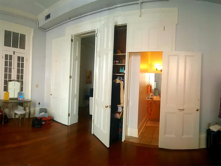 722 Saint Louis St — Photo 17