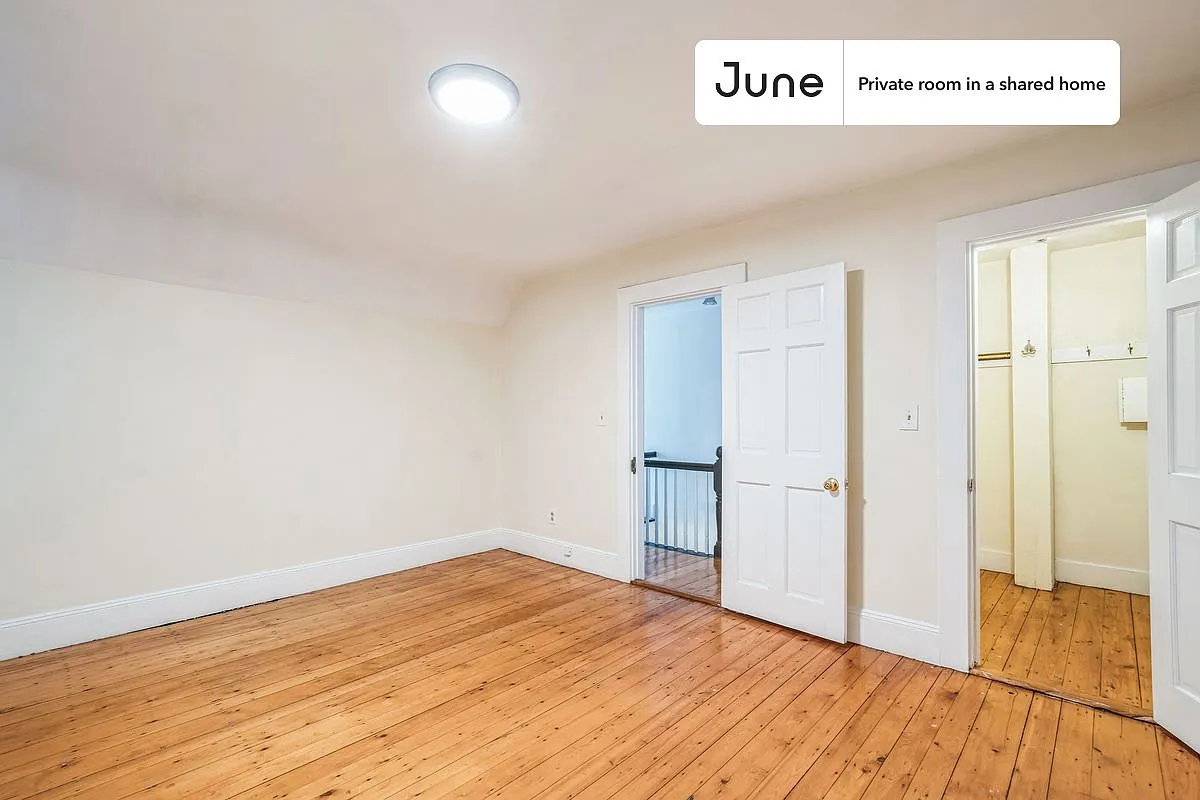 Building Photo - 53 Sycamore St #D
