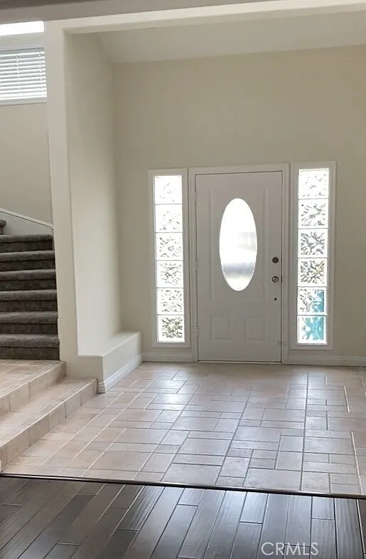 4 bed, 2.5 bath, 2575 sqft, $7,300 — Photo 3