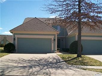 1st image of 8829 Larson Ave