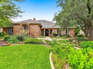 5820 Fallsview Ln, Dallas, TX 75252