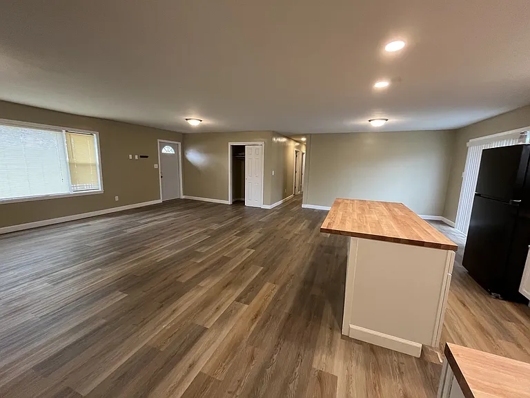 425 Paul Ave — Photo 15