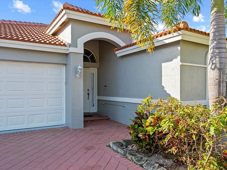 3689 Miramontes Cir — Photo 2