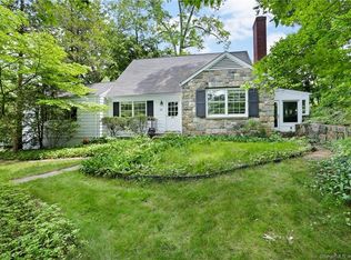 36 Glendale Cir, Stamford, CT 06906