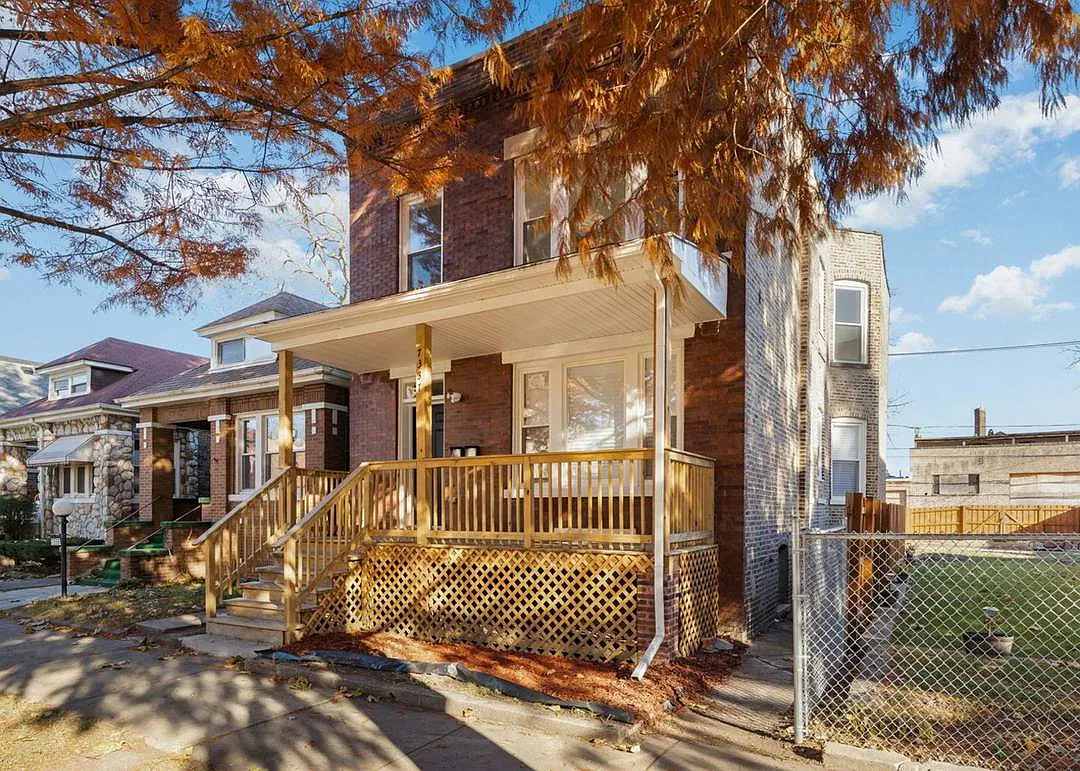 3 bed, $2,000 — Photo 2