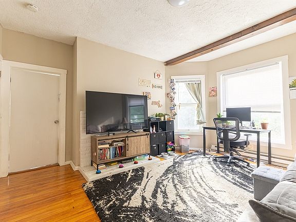 4th image of 3 Perkins St