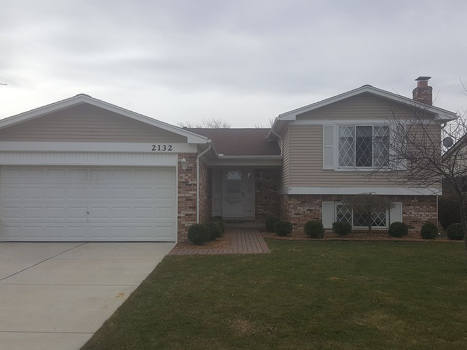 1st image of 2132 Fox Hill Dr