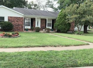763 Watersedge Dr, Florissant, MO 63034