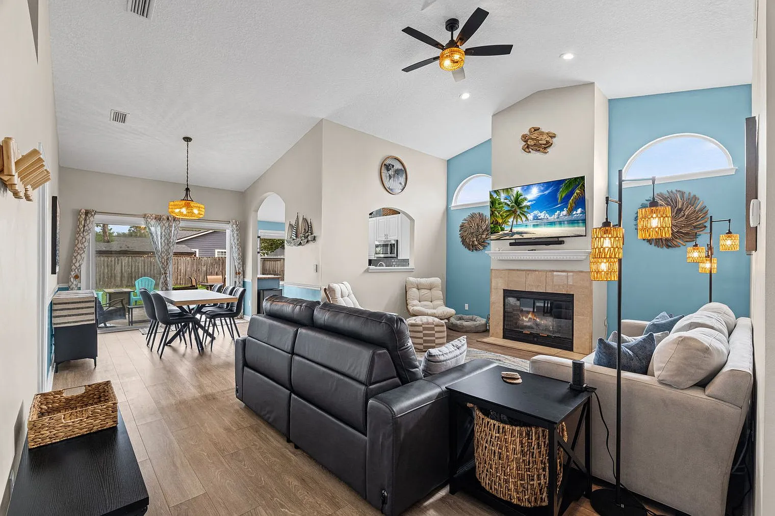 3 bed, 2.0 bath, 1291 sqft, $3,526 — Photo 3