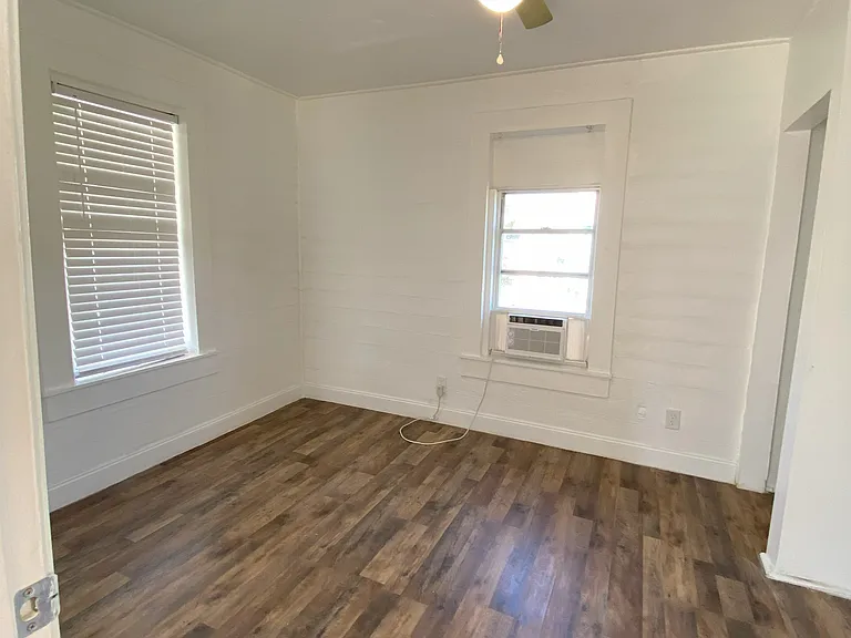4144 Herring Ave — Photo 4