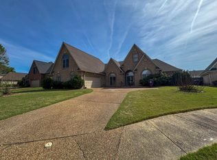 10521 Red Stone Dr, Collierville, TN 38017