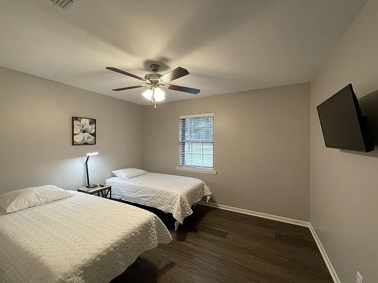 6503 Chaparral St — Photo 17