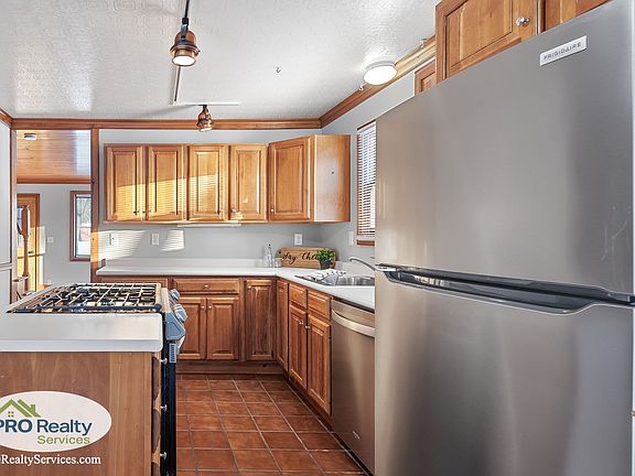 5th image of 2078 Dorothy Ave