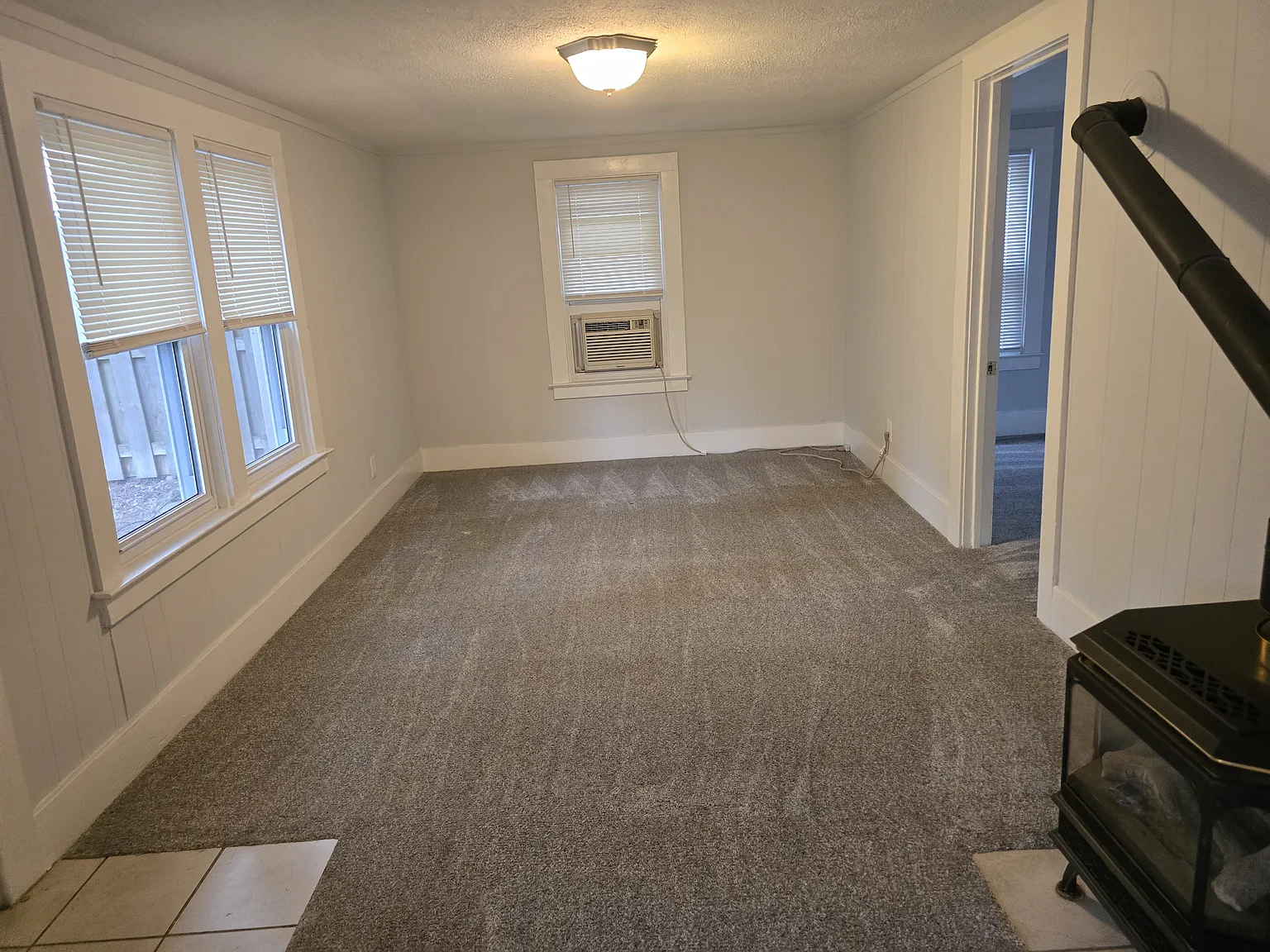 2 bed, 650 sqft, $1,350 — Photo 2