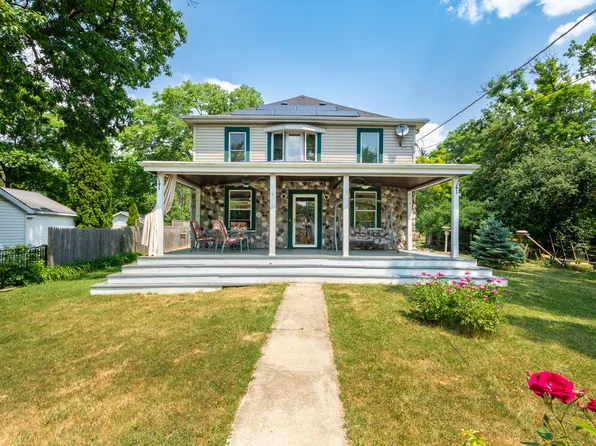 44 E Oak St, Fox Lake, IL 60020