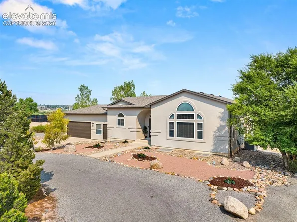 704 S Chimazo Dr, Pueblo West, CO 81007