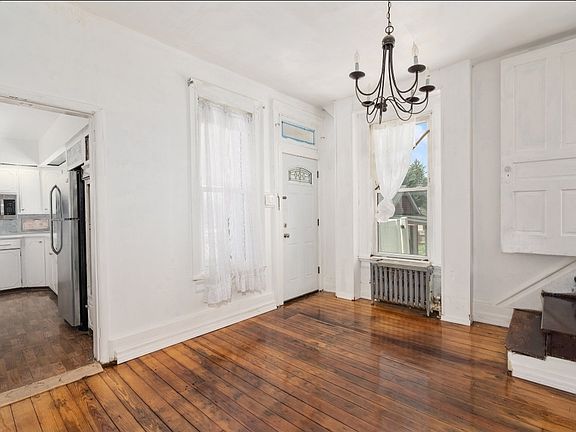 4th image of 7818 Main St