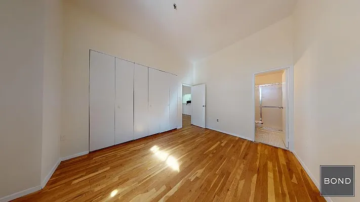 Rented by Bond New York | media 49