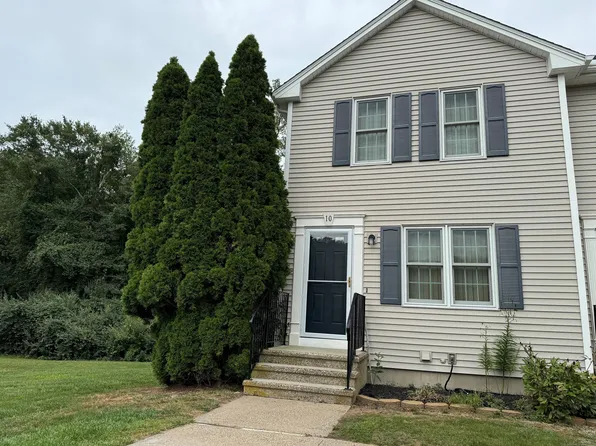 10 White Tail Lane #10, Wallingford, CT 06492