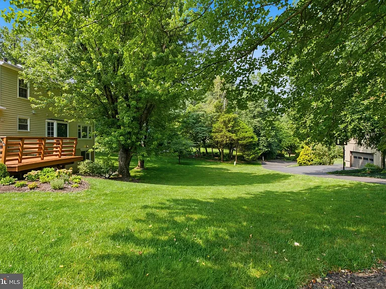 11414 Bronzedale Dr — Photo 54