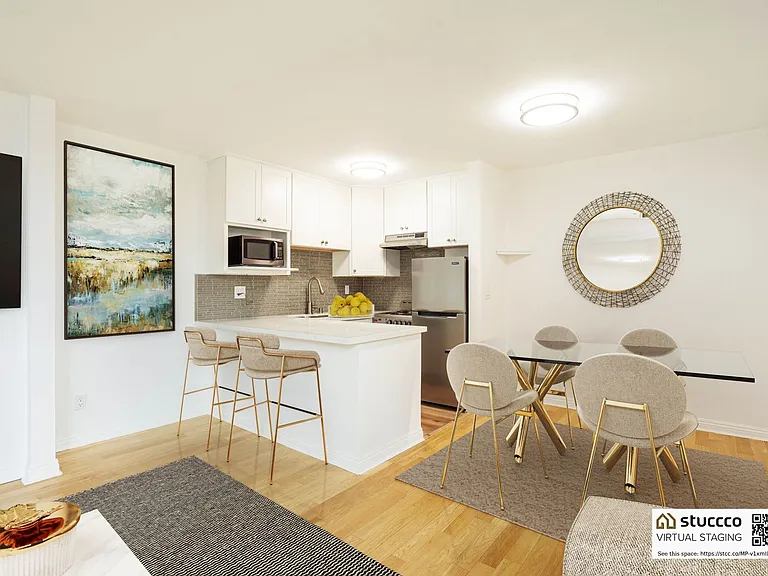West Knoll Plaza Apartments — Photo 4
