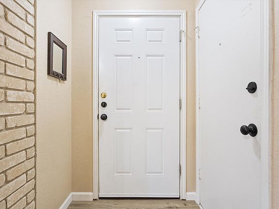 5th image of 2109 Cimmaron Dr