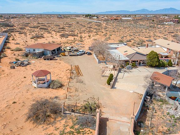 4th image of 6125 Desert Willow Dr