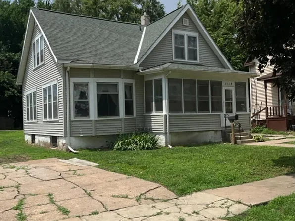 3718 N 23rd St, Omaha, NE 68110