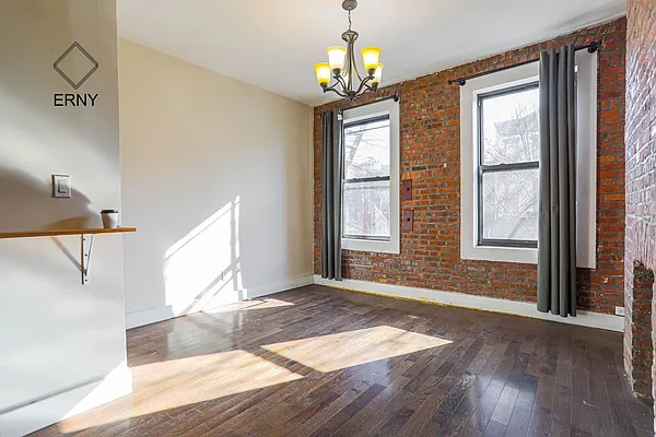 Rented by ERNY LLC | media 12