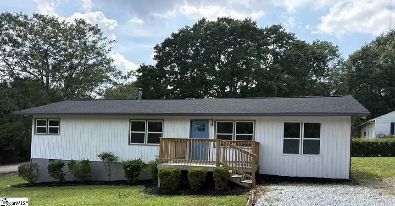 4 bed, 1250 sqft, $1,850 — Photo 1