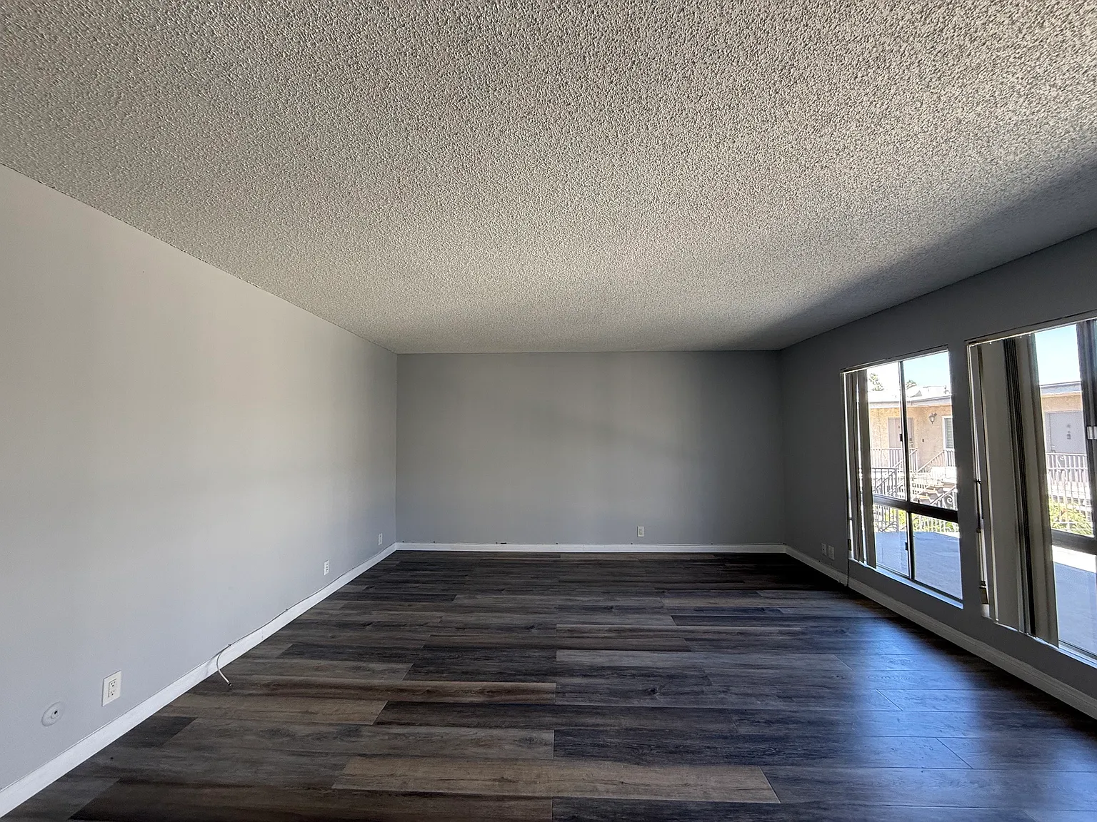 2 bed, 1000 sqft, $2,650 — Photo 4