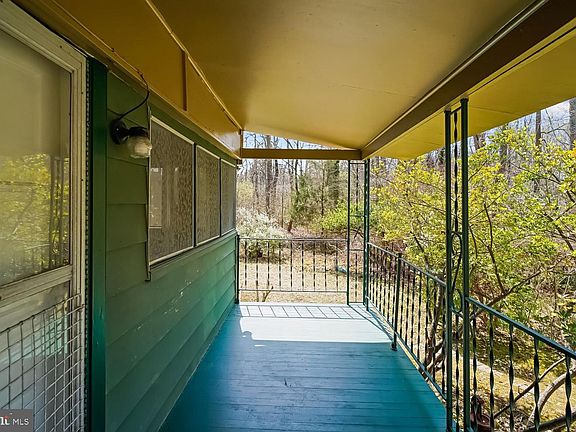 4th image of 901 Walnut Ave