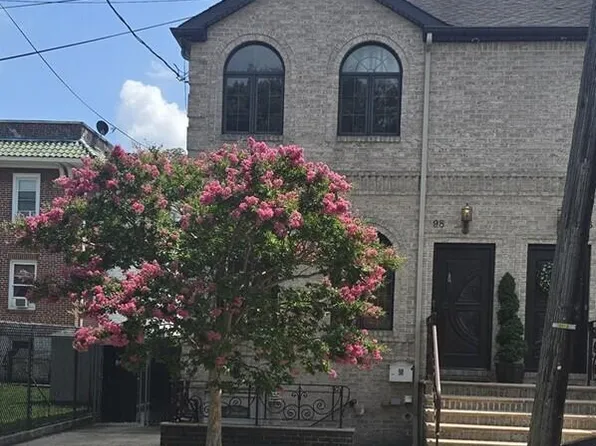 98 Purcell St, Staten Island, NY 10310