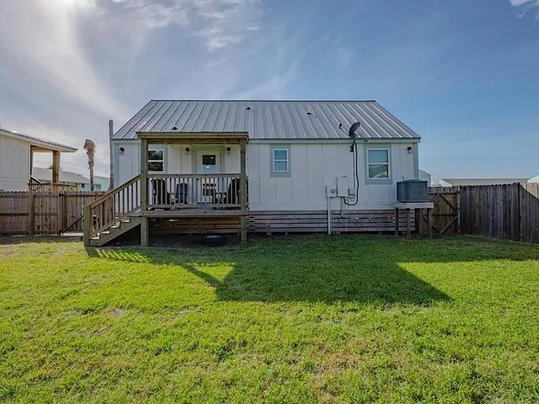 7 Lauderdale Dr — Photo 40