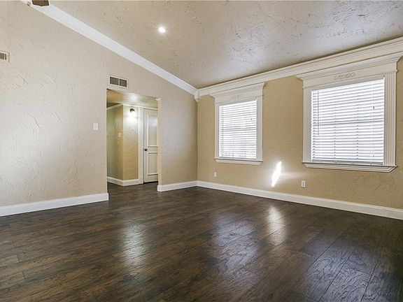 4th image of 2122 Pennington Dr