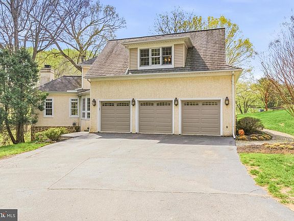 4th image of 310 Buttonwood Rd