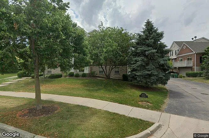 593 Prestwick Ln — Photo 54
