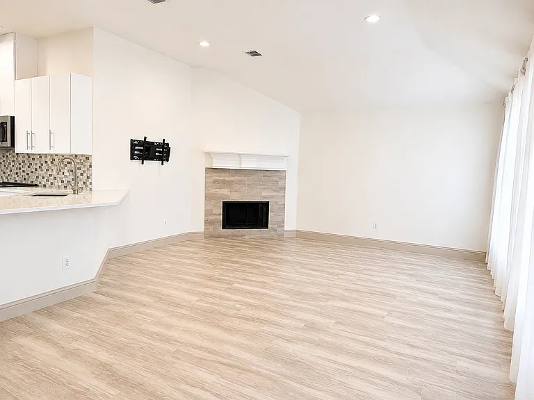 809 Big Bend Dr — Photo 12