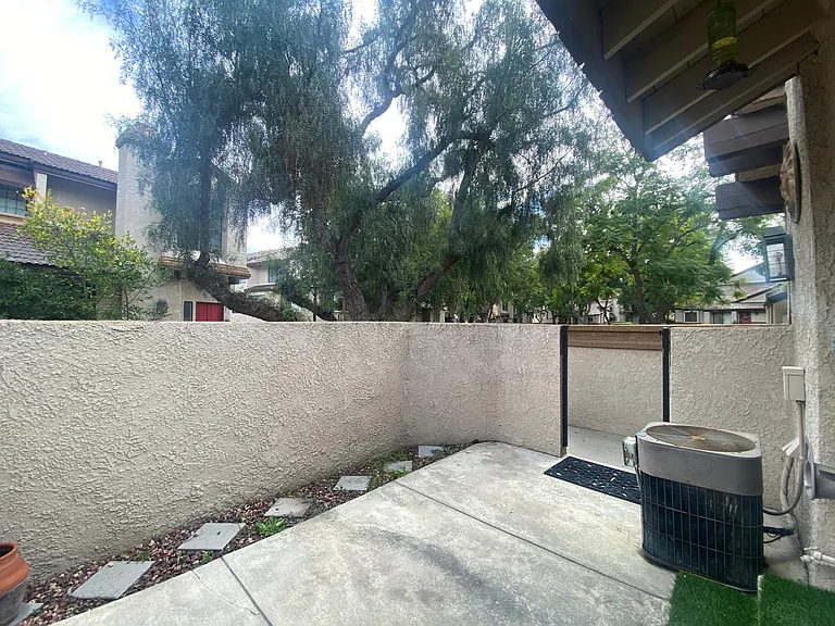 17 Rock Cliff Pl — Photo 6