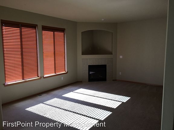 4th image of 17406 93rd Ave E