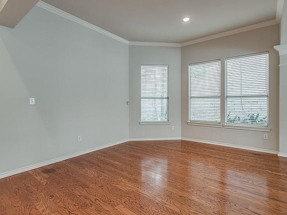 4th image of 6039 Weymouth Dr