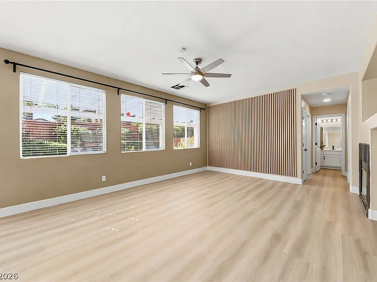 2551 Williamsburg St — Photo 14