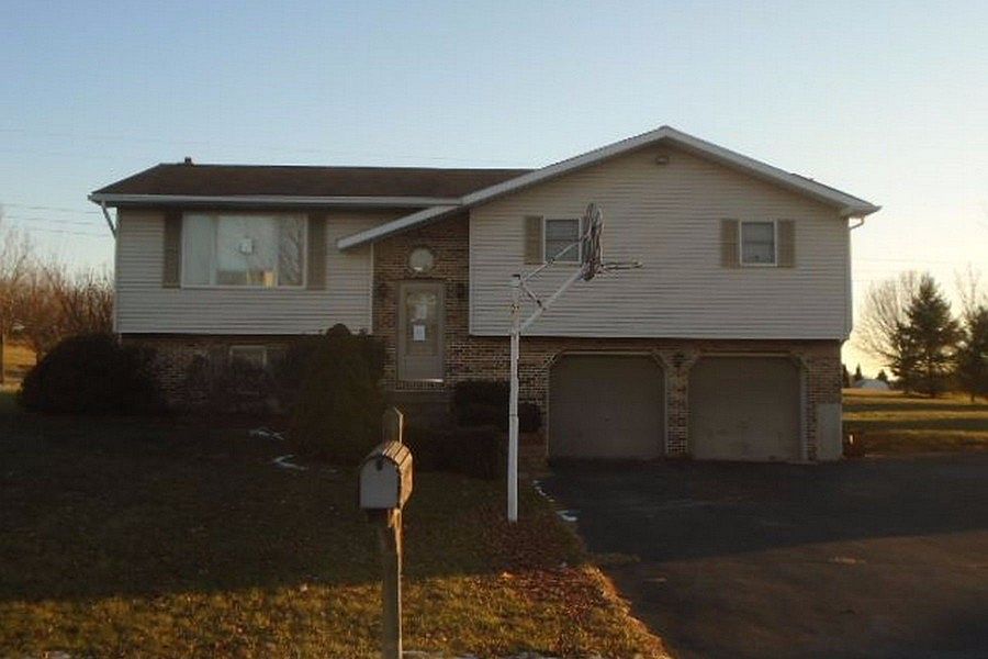 3820 Maple Tree Ln, Slatington, PA 18080 Zillow