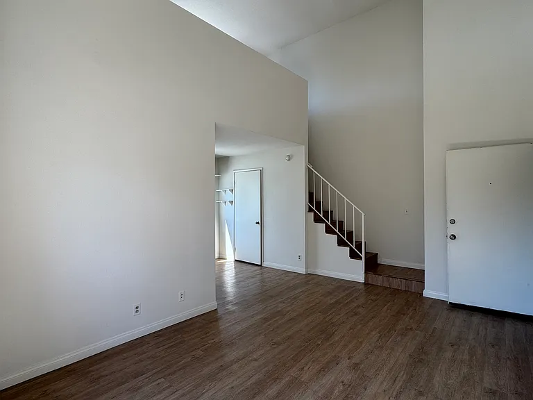 1625 Glendon Ave #7 — Photo 4