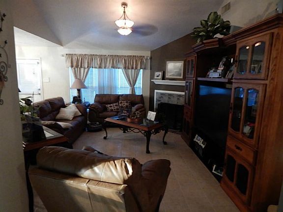 5th image of 20814 Hickory Farm Dr